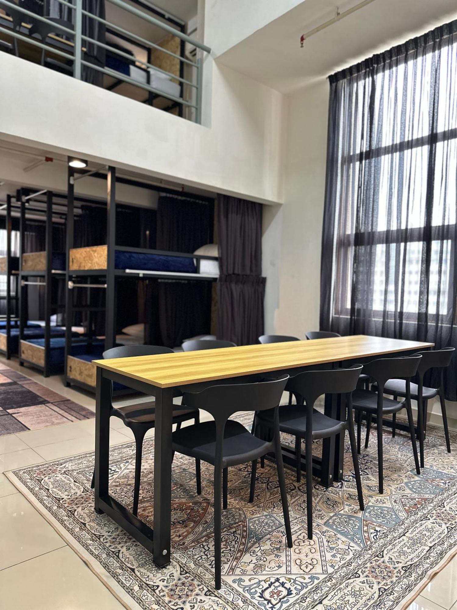 Mix Hostel Kl By Chillout Hostel เปอตาลิงจายา ภายนอก รูปภาพ