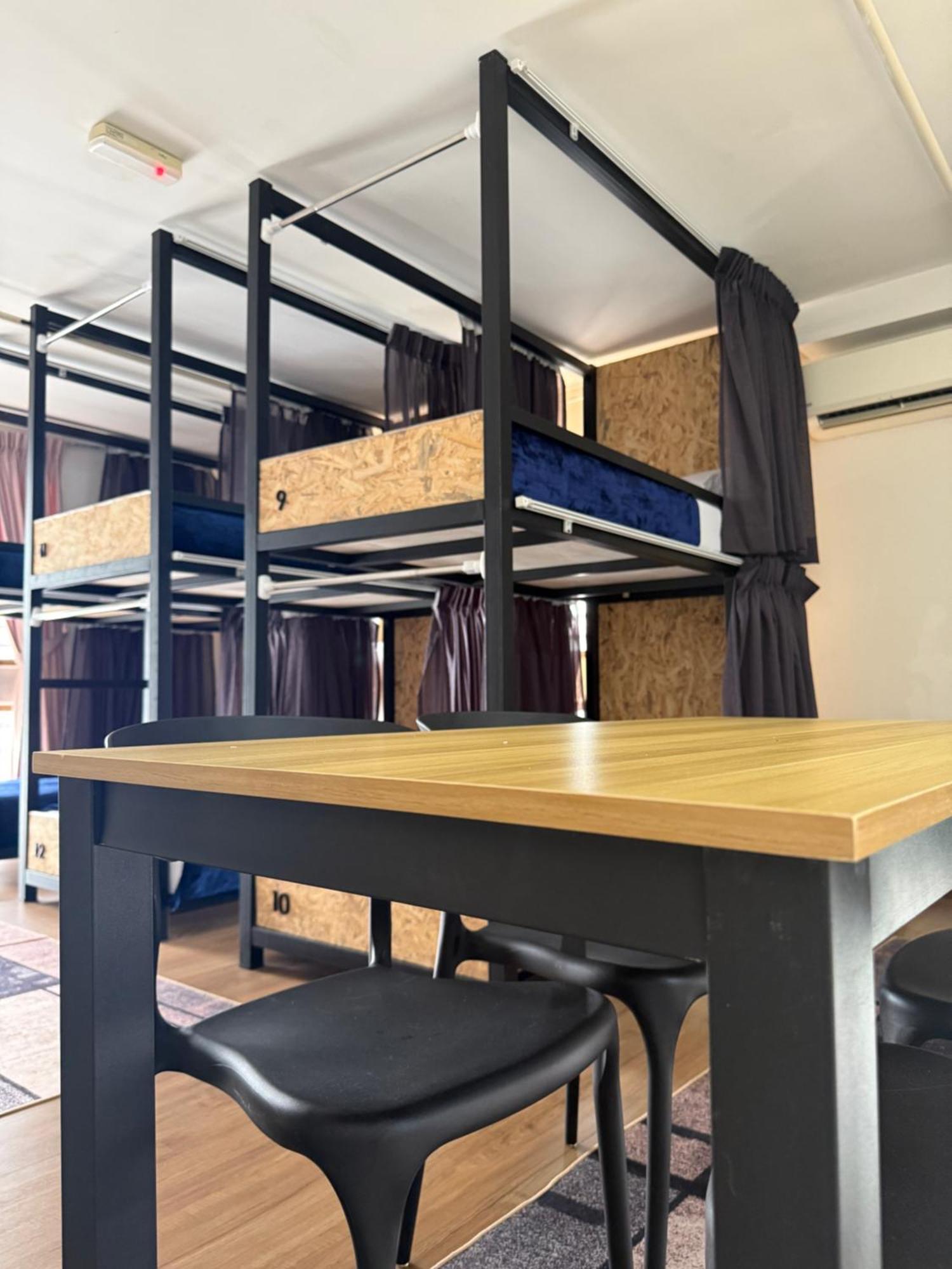 Mix Hostel Kl By Chillout Hostel เปอตาลิงจายา ภายนอก รูปภาพ